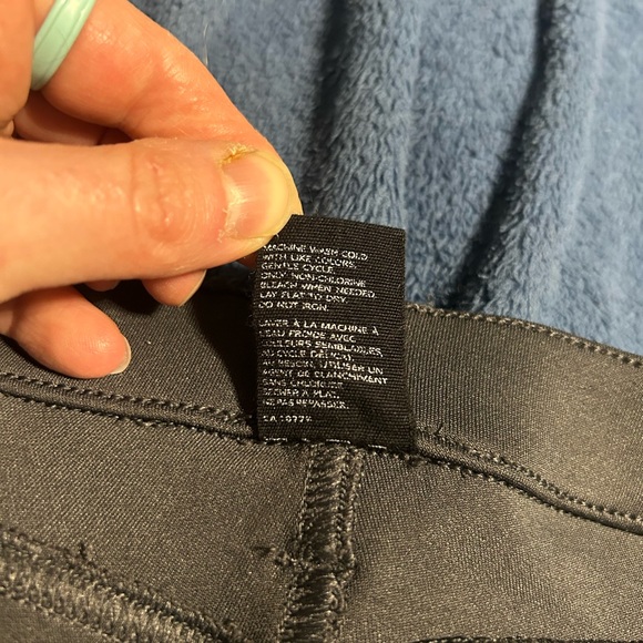 Hue grey pull on women’s pants large elastic waist back pockets. - Picture 9 of 9